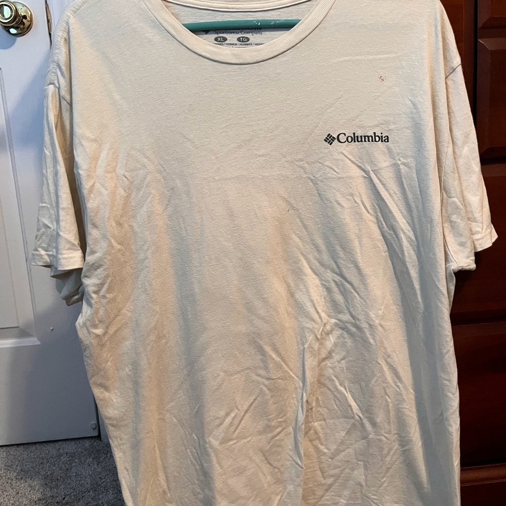 Columbia Men’s Beige Short Sleeve Shirt - Size XLagre